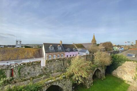 Upper Frog Street, Tenby 2 bed apartment for sale