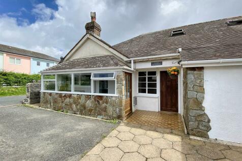 4 bedroom semi-detached bungalow for sale