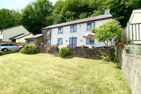 Llanmiloe Bach, Llanmiloe, Carmarthen 3 bed detached house for sale