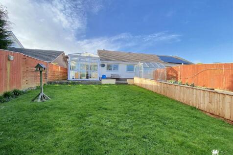 2 bedroom semi-detached bungalow for sale