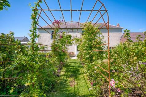 Bosherston, Pembroke 6 bed detached house for sale