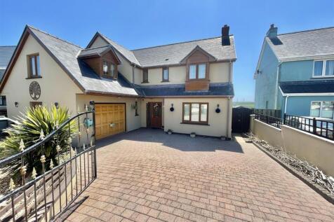 Ocean Way, Pennar, Pembroke Dock 5 bed detached house for sale