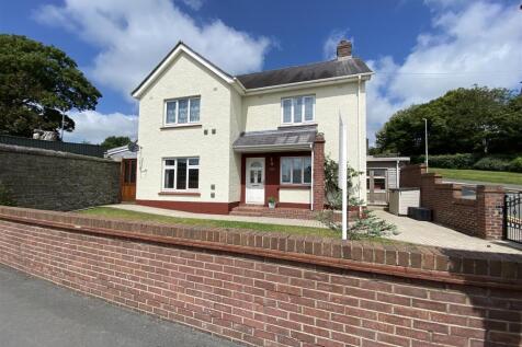 Pier Road, Pembroke Dock 3 bed detached house for sale