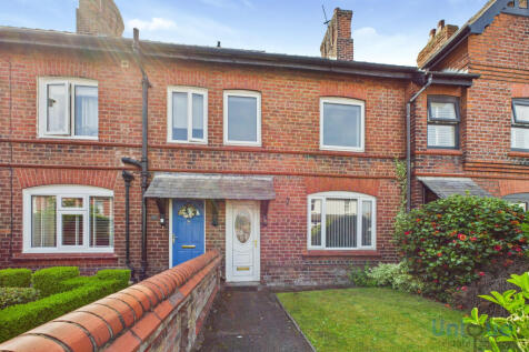 2 bedroom terraced house for sale