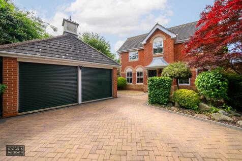 5 bedroom detached house for sale