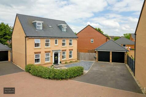 5 bedroom detached house for sale