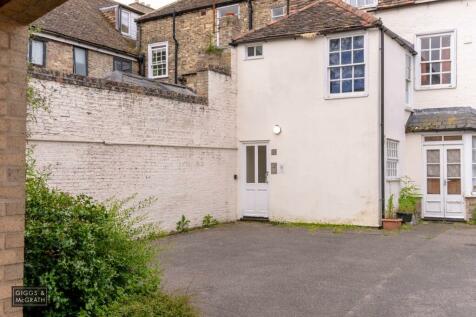 1 bedroom ground floor flat for sale