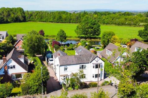 Massey Brook Lane, Lymm, WA13 0PN 2 bed semi