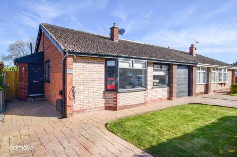 Howard Avenue, Lymm, WA13 9EH 4 bed bungalow for sale