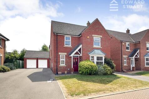 4 bedroom detached house for sale