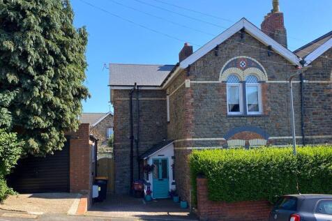 Large 3 Double Bedroom Home.... 3 bed semi