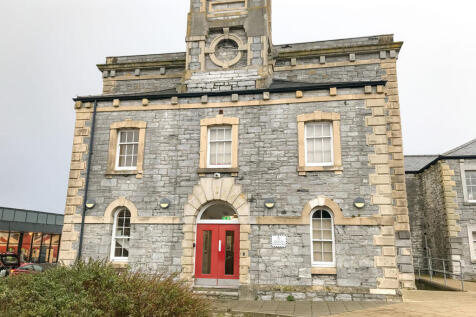 Studio flat for sale