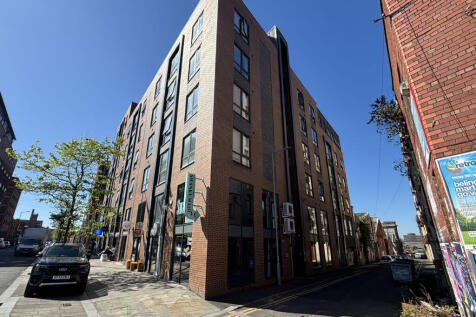 Studio flat for sale