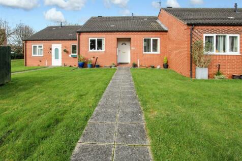 2 bedroom terraced bungalow for sale