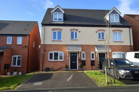 4 bedroom semi-detached house for sale