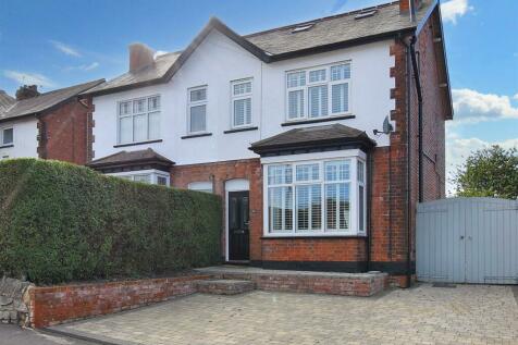 4 bedroom semi-detached house for sale