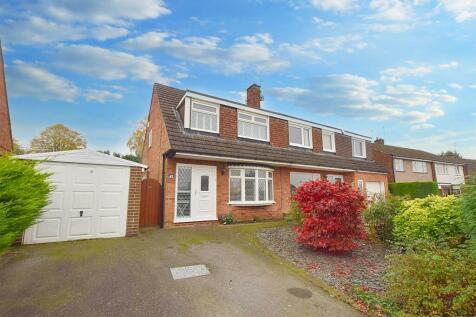 3 bedroom semi-detached house for sale