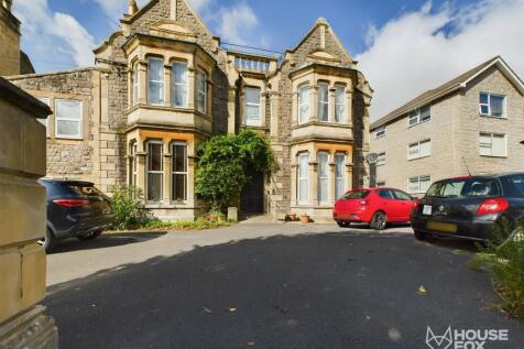 Grove Park Road, Weston