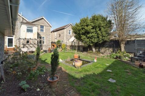 3 bedroom flat for sale