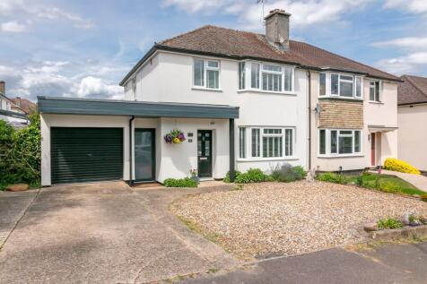 3 bedroom semi-detached house for sale