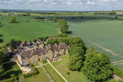 3 bedroom cottage for sale