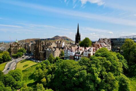 Ramsay Garden, Old Town, Edinburgh, EH1 4 bed flat for sale