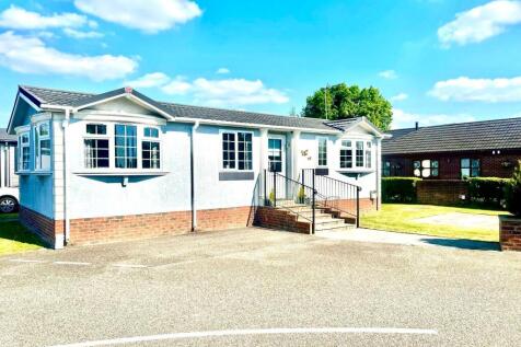 Strensall York 2 bed park home for sale