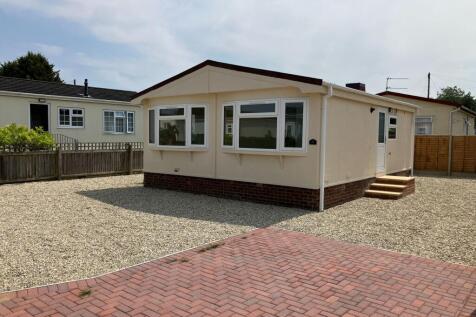 Gloucester Road Cheltenham 2 bed park home for sale
