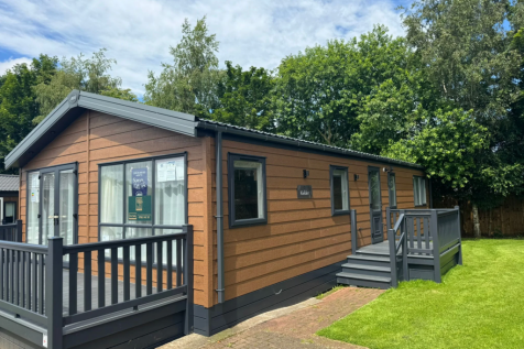 2 bedroom lodge for sale