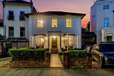 Clarence Crescent, Windsor, Berkshire 5 bed end of terrace house for sale