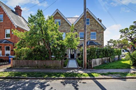 Montagu Road, Datchet, Slough, Berkshire 6 bed detached house for sale