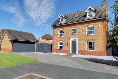 5 bedroom detached house for sale