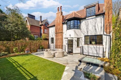 5 bedroom semi-detached house for sale