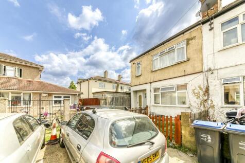 3 bedroom maisonette for sale