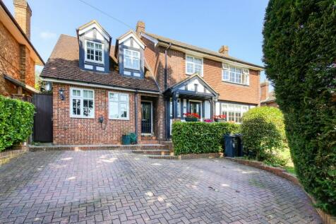 5 bedroom detached house for sale