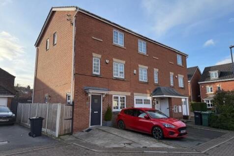 Manor Park Road, Cleckheaton 4 bed townhouse for sale