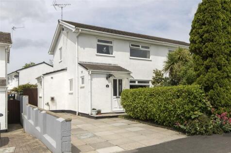 St Leonards Avenue, Crundale... 3 bed semi
