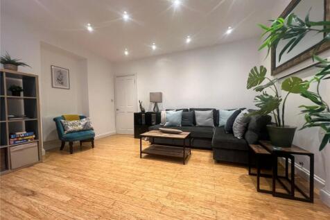 High Street, Tenby, Pembrokeshire, SA70 1 bed flat for sale