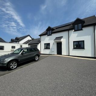 2 bedroom detached house for sale