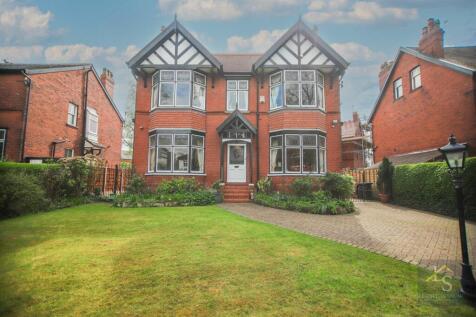 6 bedroom detached house for sale