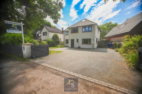 5 bedroom detached house for sale