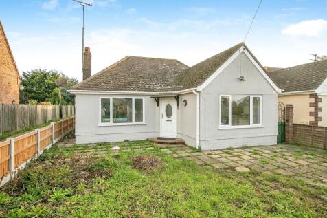 2 bedroom detached bungalow for sale