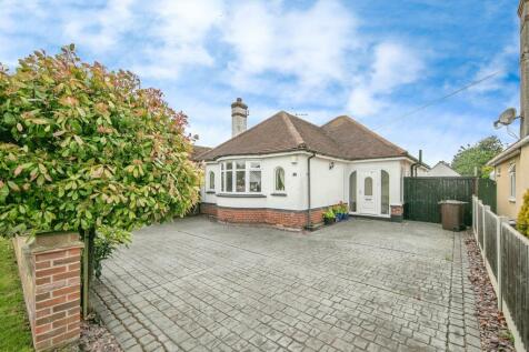 2 bedroom detached bungalow for sale