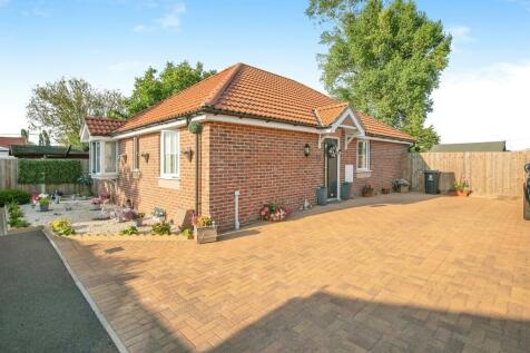 3 bedroom detached bungalow for sale