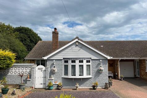 3 bedroom semi-detached bungalow for sale