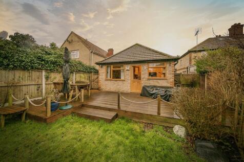 2 bedroom detached bungalow for sale