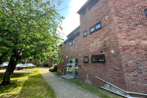 Studio flat for sale