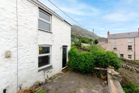 Maenan Terrace, Penmaenmawr, Conwy, LL34 2 bed end of terrace house for sale