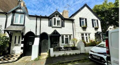 2 bedroom semi-detached house for sale