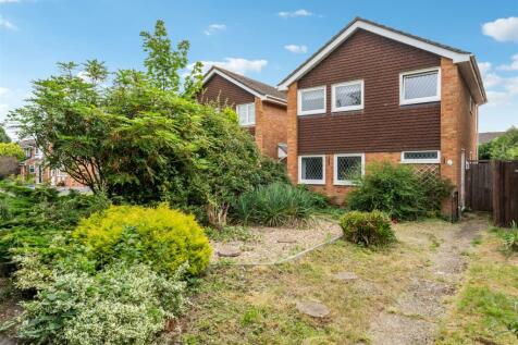 Cetus Crescent, Leighton Buzzard... 3 bed detached house for sale